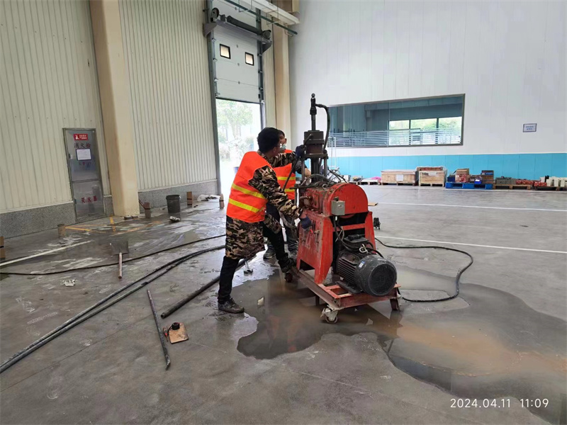 辉南厂房地面下沉塌陷注浆加固施工